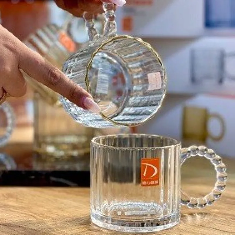 لیوان دسته مرواریدی لب طلا